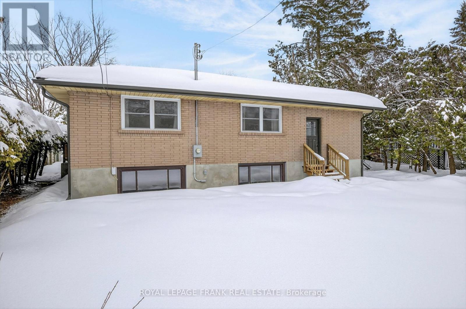 












781 HOPKINS AVENUE

,
Peterborough (Town Ward 3),




Ontario
K9J4Y7

