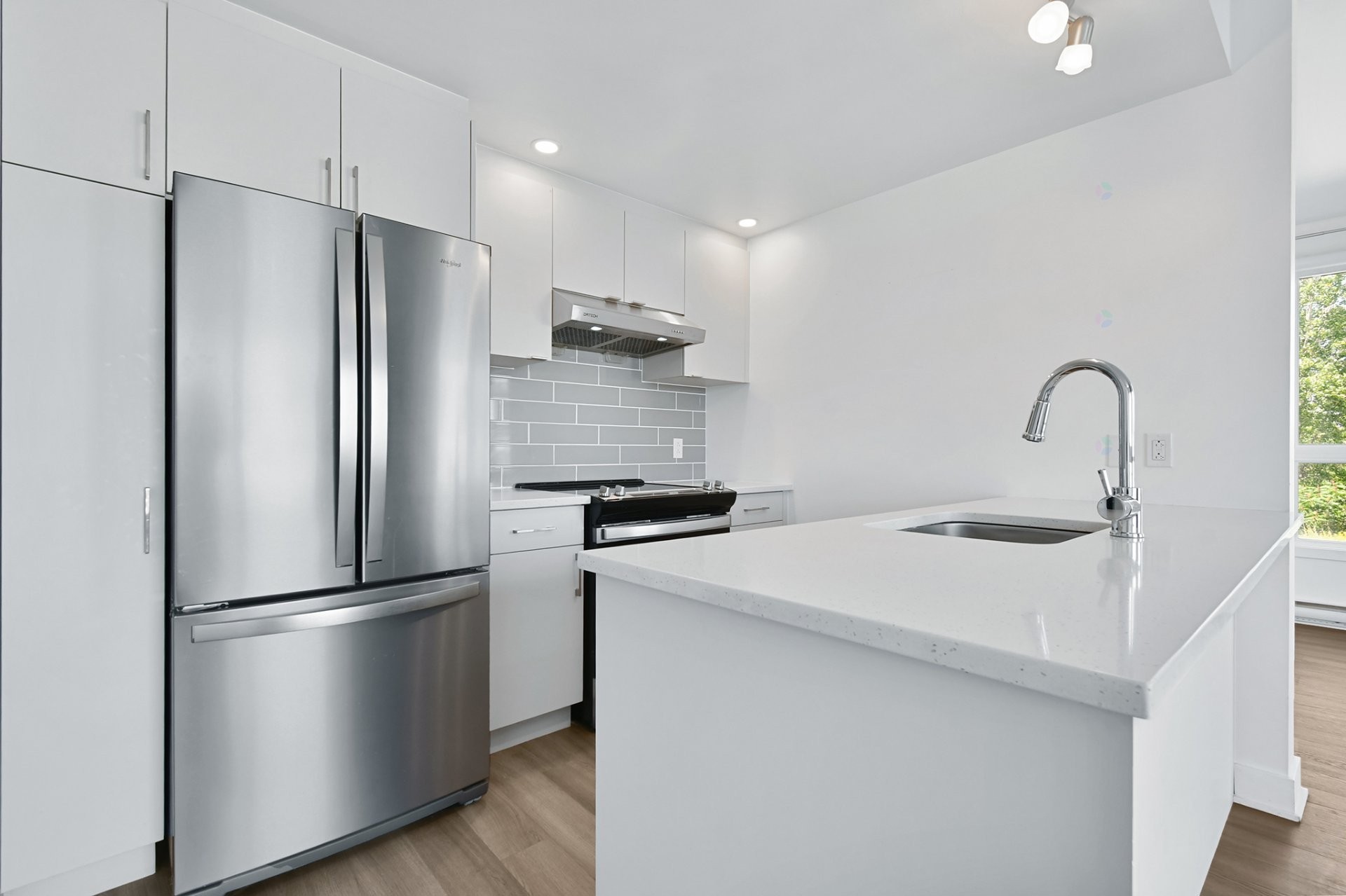 









1431


Av. de la Gare

, 211,
Mascouche,




QC
J7K3C7

