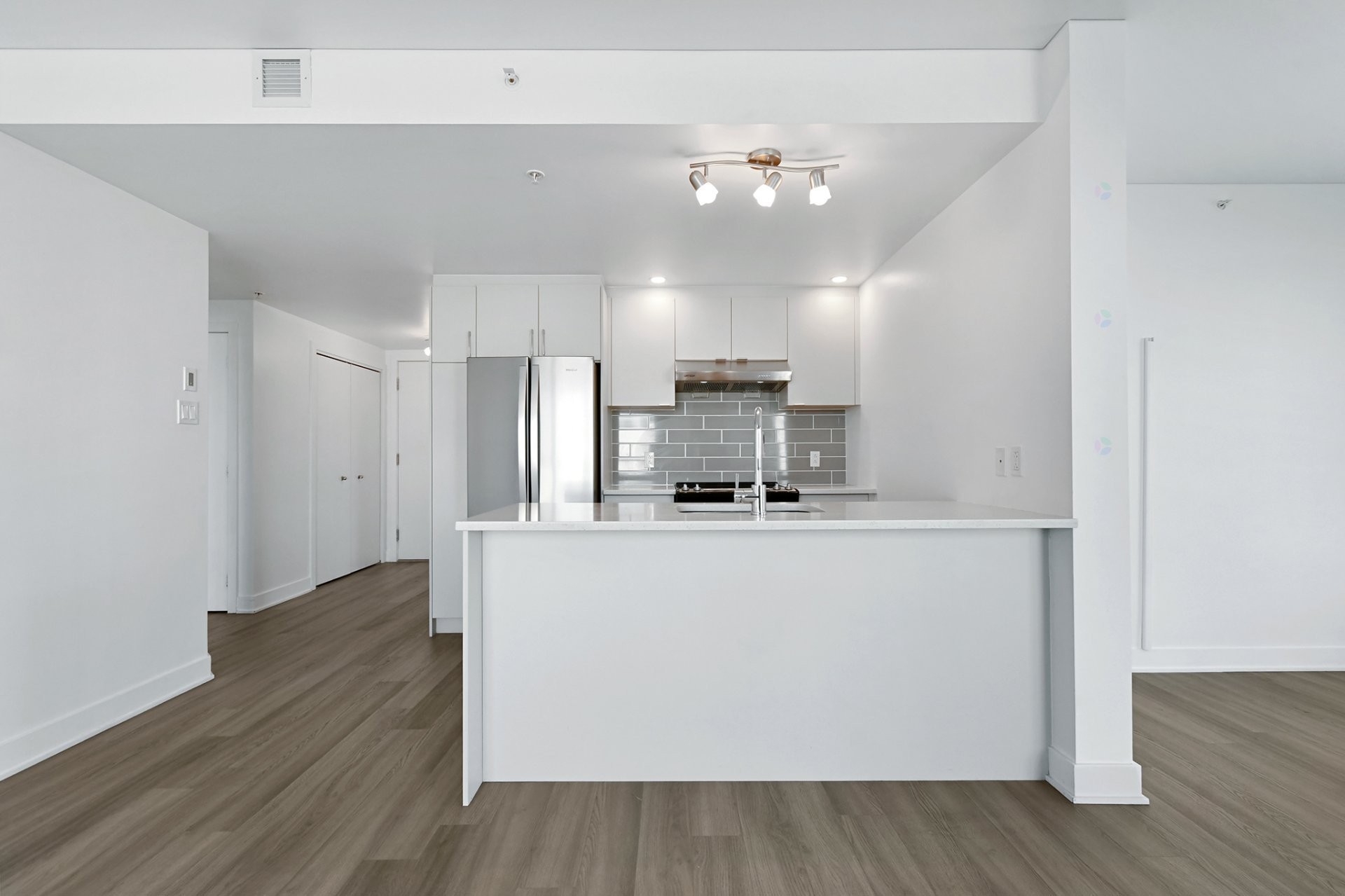 









1431


Av. de la Gare

, 211,
Mascouche,




QC
J7K3C7

