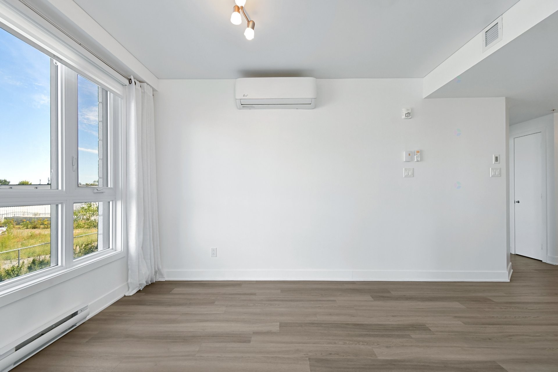 









1431


Av. de la Gare

, 211,
Mascouche,




QC
J7K3C7

