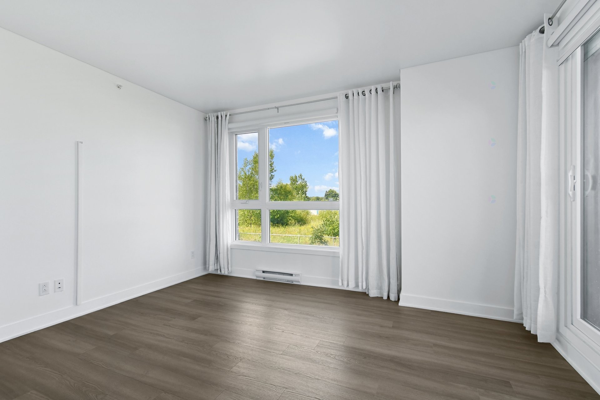 









1431


Av. de la Gare

, 211,
Mascouche,




QC
J7K3C7

