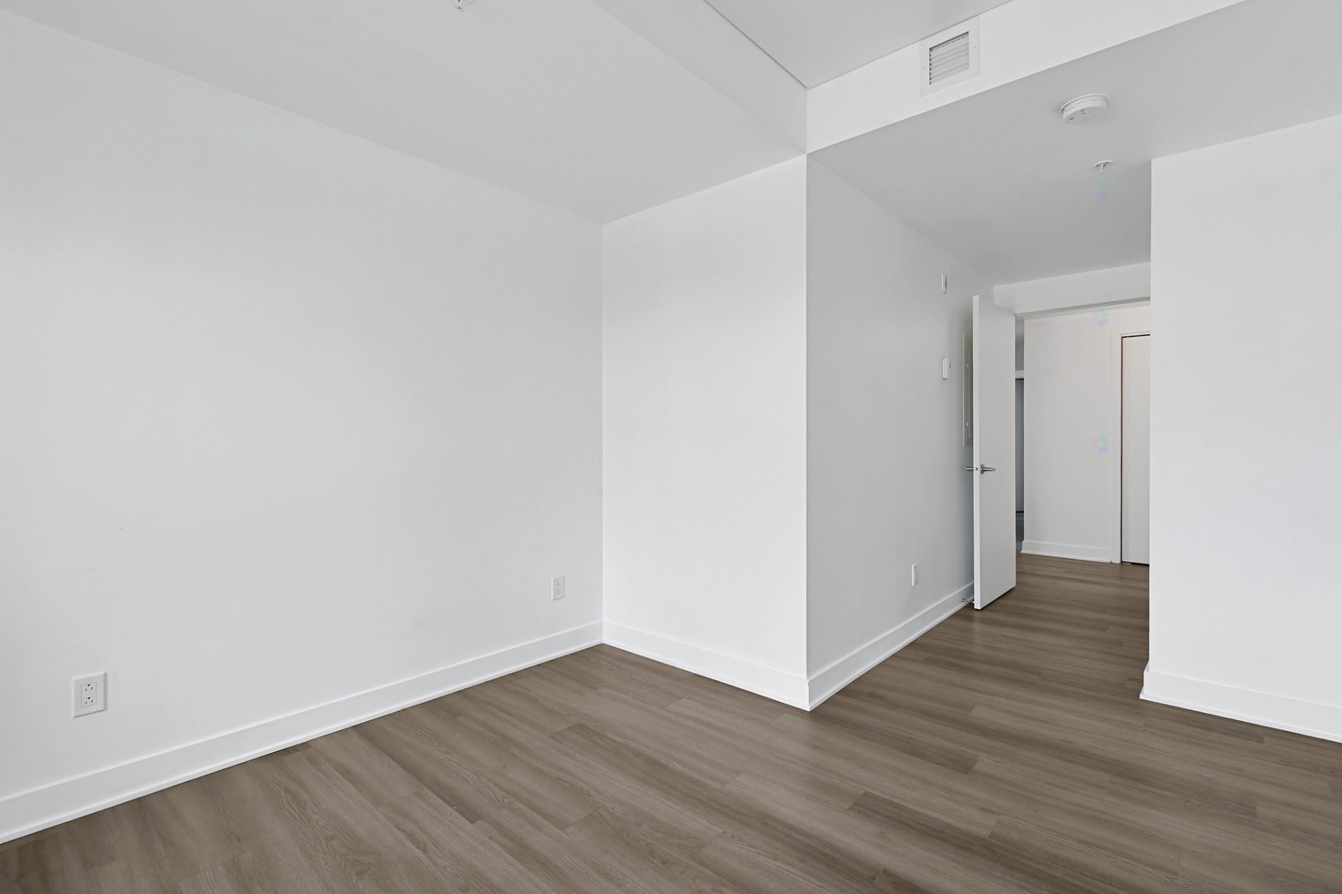 









1431


Av. de la Gare

, 211,
Mascouche,




QC
J7K3C7

