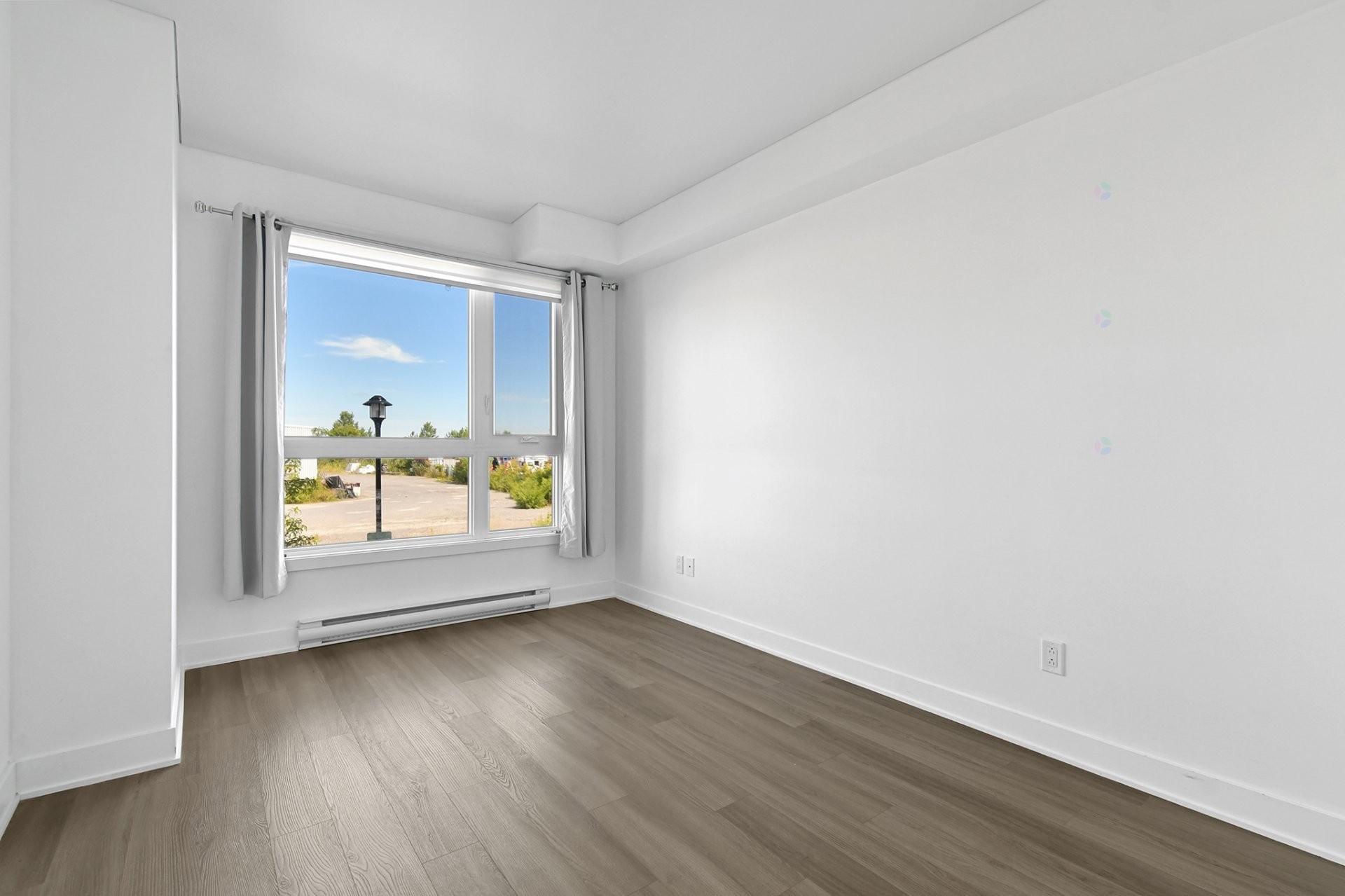 









1431


Av. de la Gare

, 211,
Mascouche,




QC
J7K3C7

