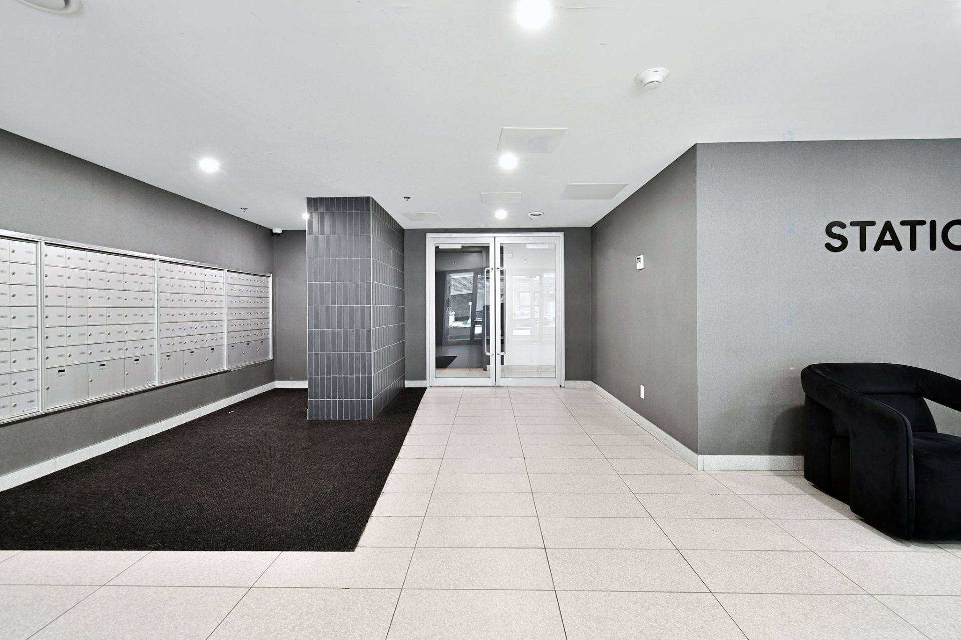 









1431


Av. de la Gare

, 211,
Mascouche,




QC
J7K3C7

