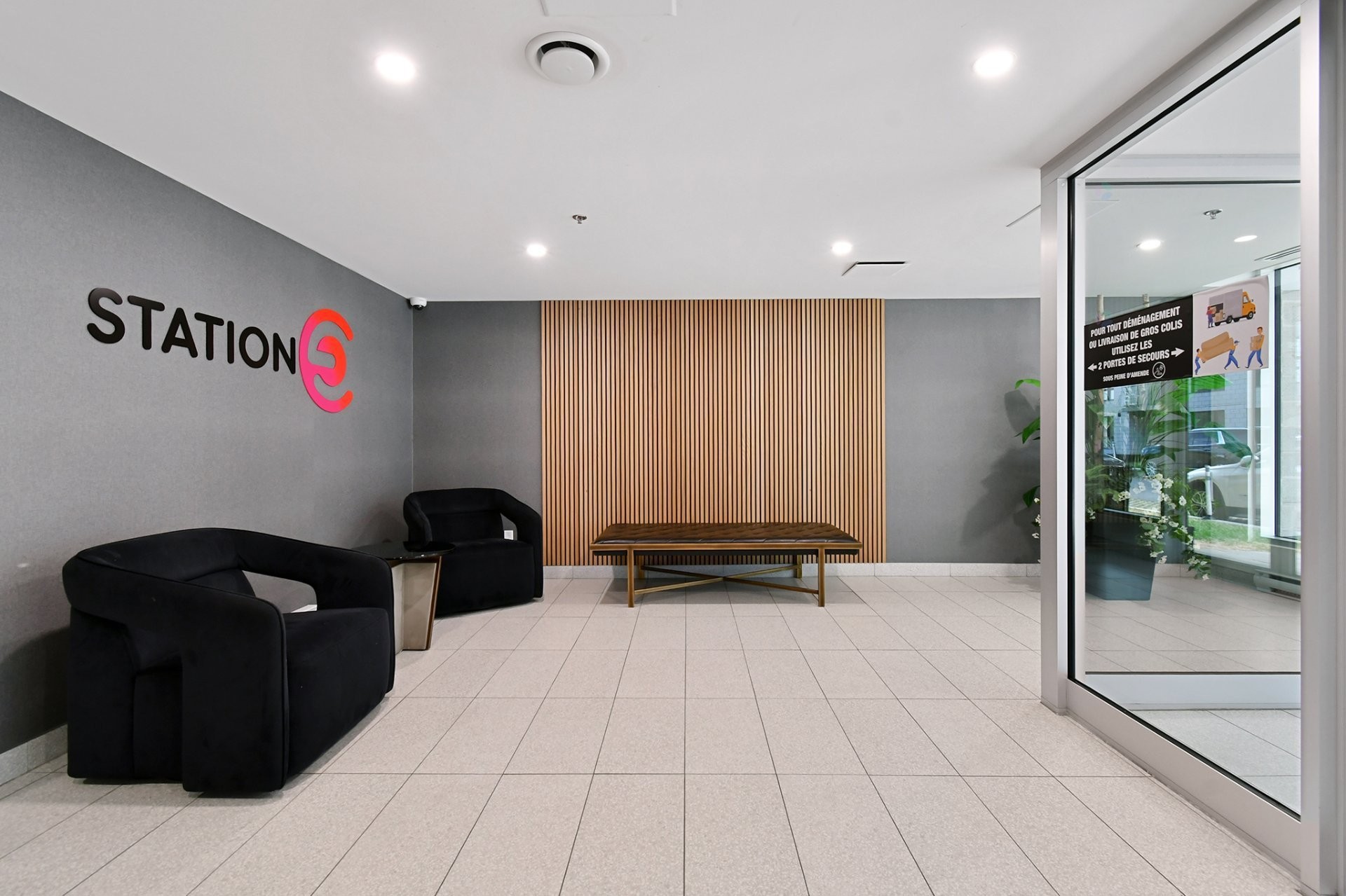 









1431


Av. de la Gare

, 211,
Mascouche,




QC
J7K3C7

