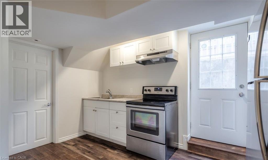 












3908 QUIET CREEK Drive Unit# Bsmt

,
Mississauga,




Ontario
L5M8B5

