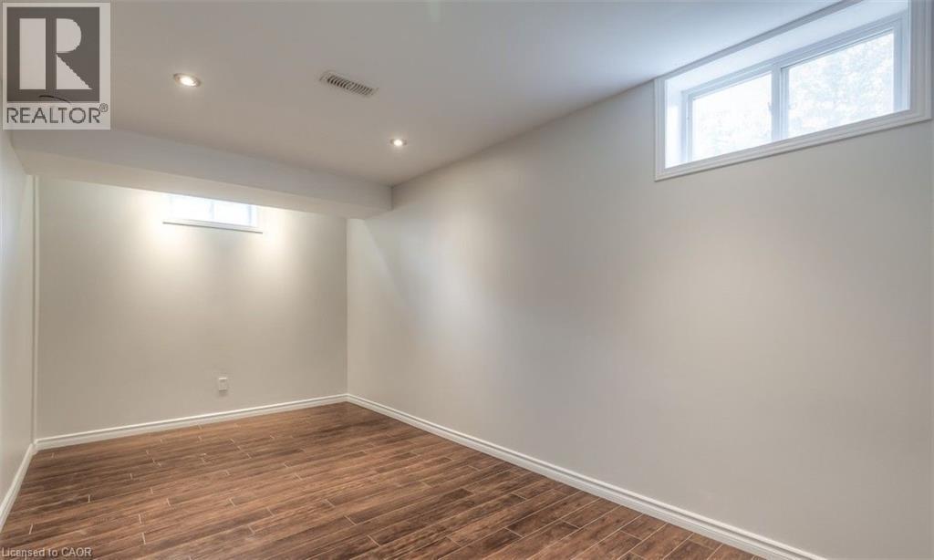 












3908 QUIET CREEK Drive Unit# Bsmt

,
Mississauga,




Ontario
L5M8B5

