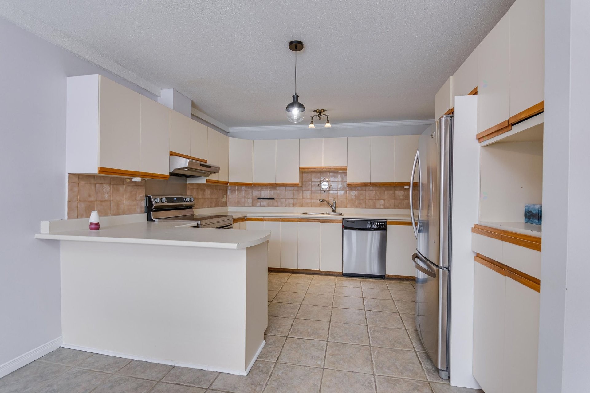 









5


Rue de Laprairie

,
Gatineau (Gatineau),




QC
J8T1B4

