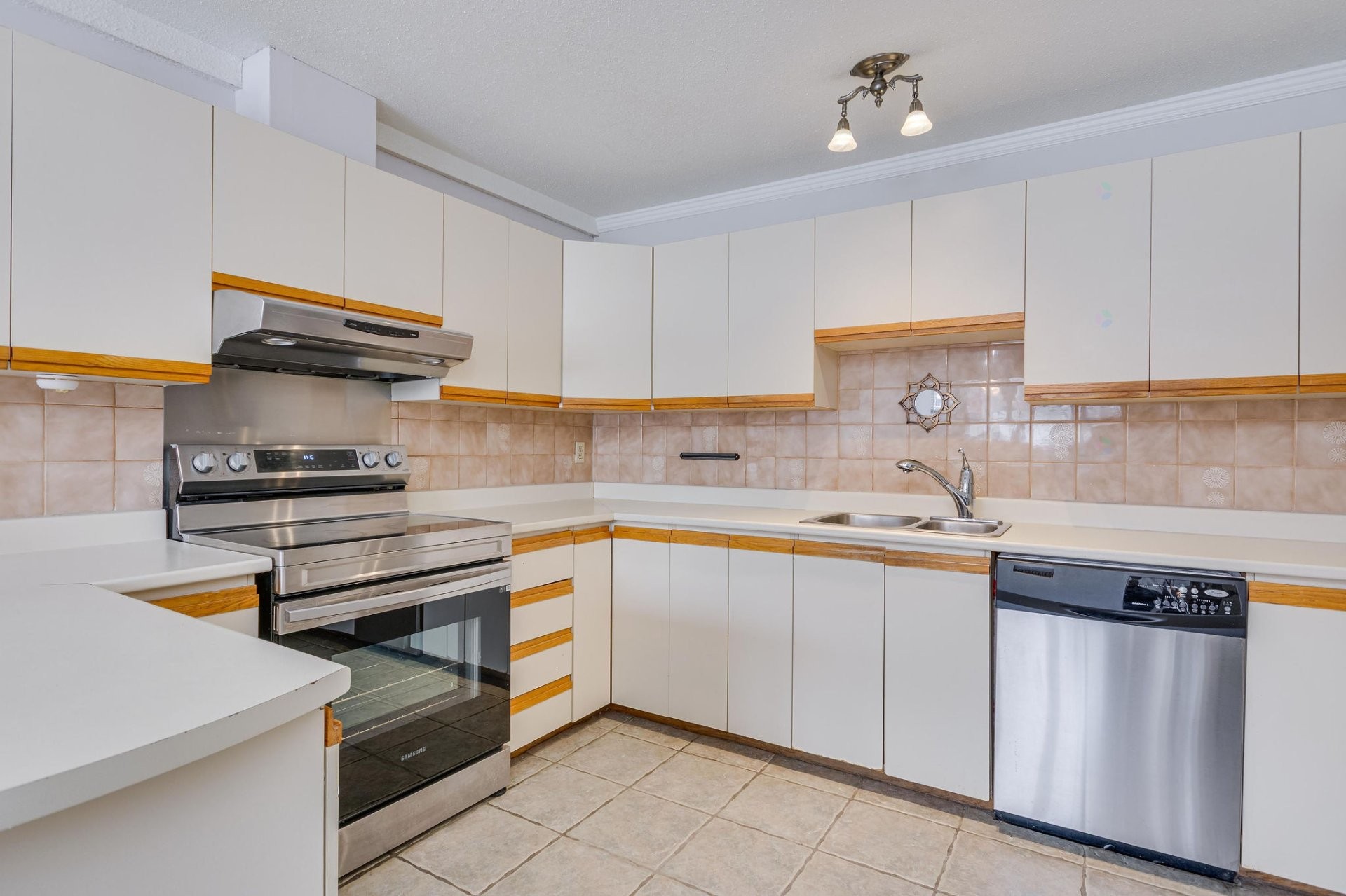 









5


Rue de Laprairie

,
Gatineau (Gatineau),




QC
J8T1B4

