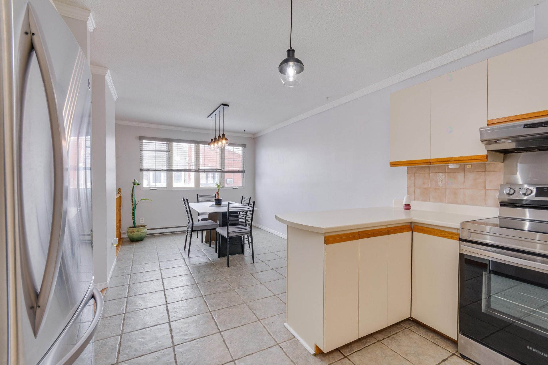 









5


Rue de Laprairie

,
Gatineau (Gatineau),




QC
J8T1B4

