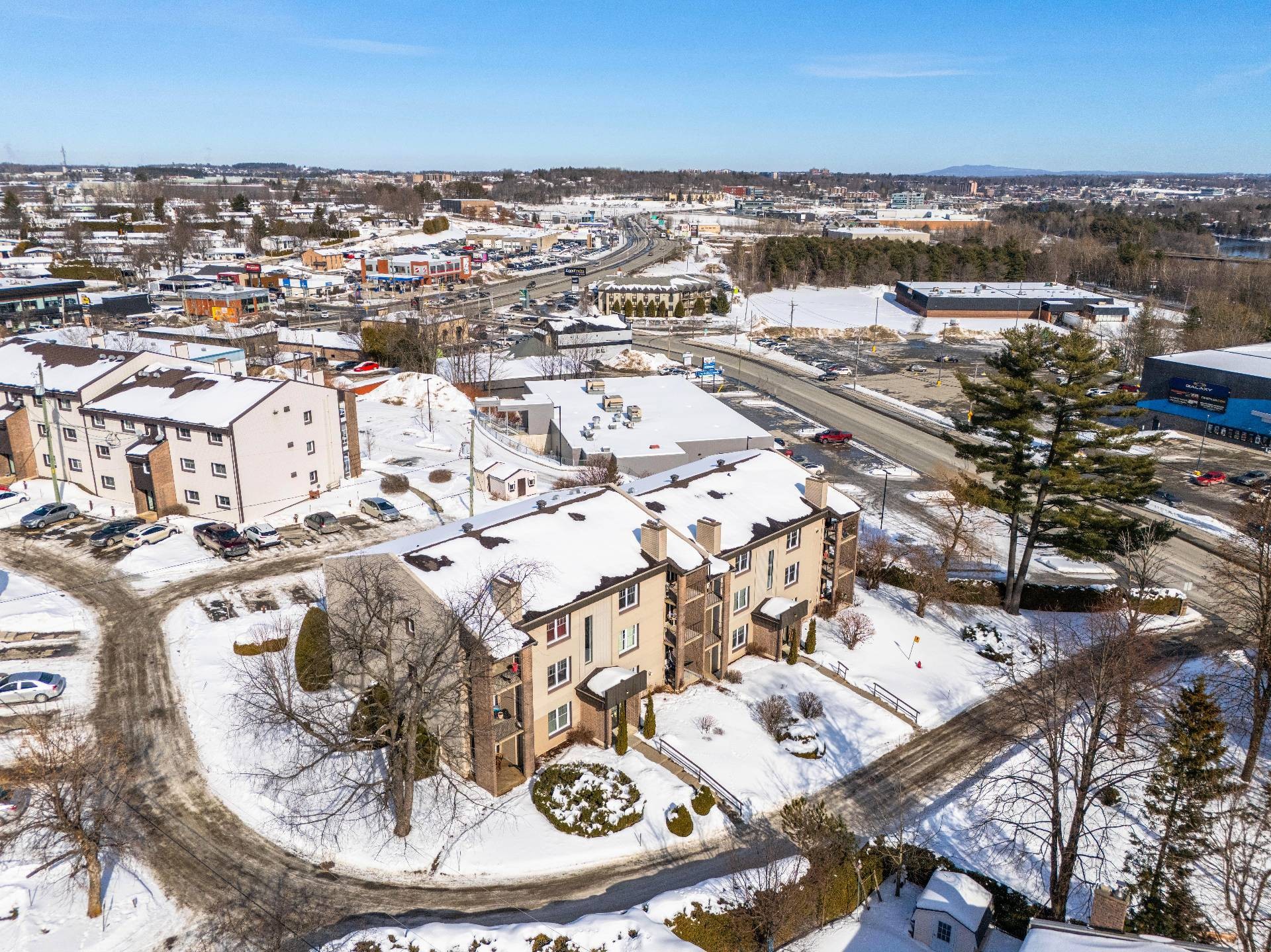 









4205


Rue Bertrand-Fabi

, 5,
Sherbrooke (Brompton/Rock Forest/Saint-Élie/Deauville),




QC
J1N1W8

