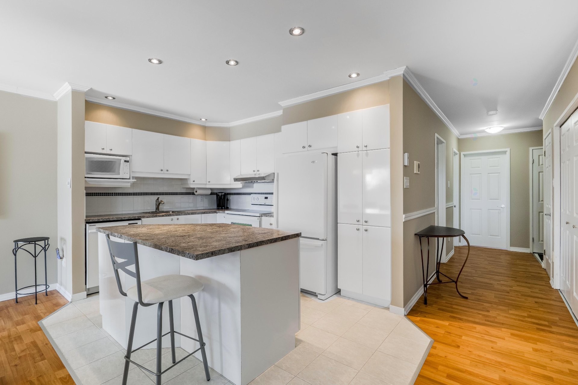 









4205


Rue Bertrand-Fabi

, 5,
Sherbrooke (Brompton/Rock Forest/Saint-Élie/Deauville),




QC
J1N1W8

