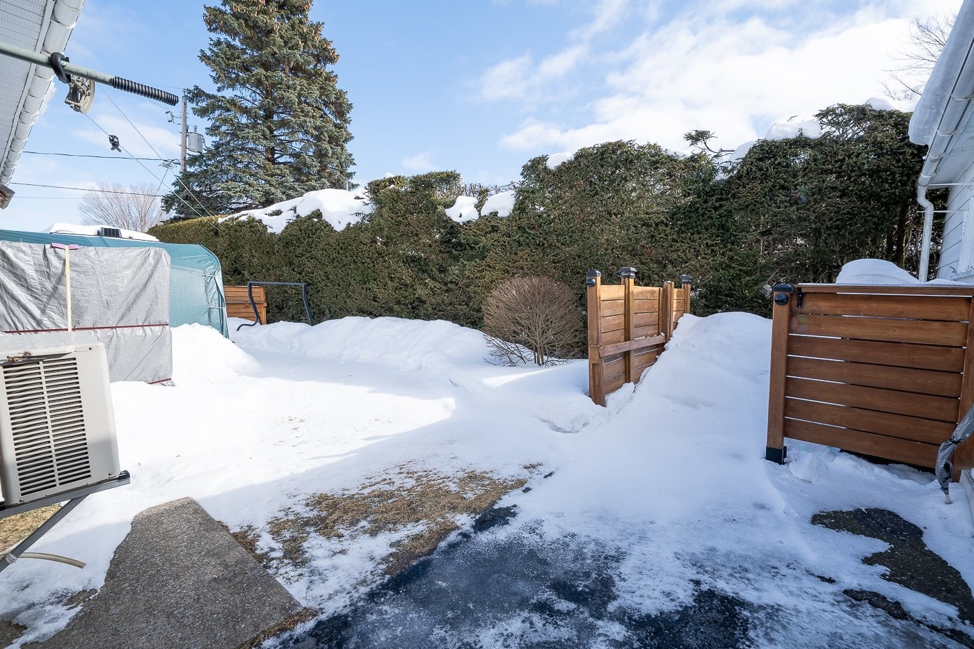 









406


Rue Demers

,
Val-des-Sources,




QC
J1T3J6

