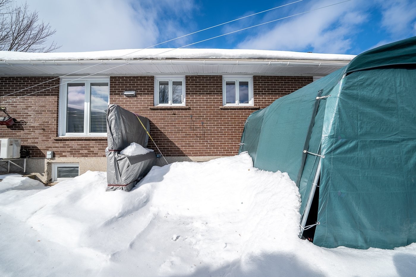 









406


Rue Demers

,
Val-des-Sources,




QC
J1T3J6

