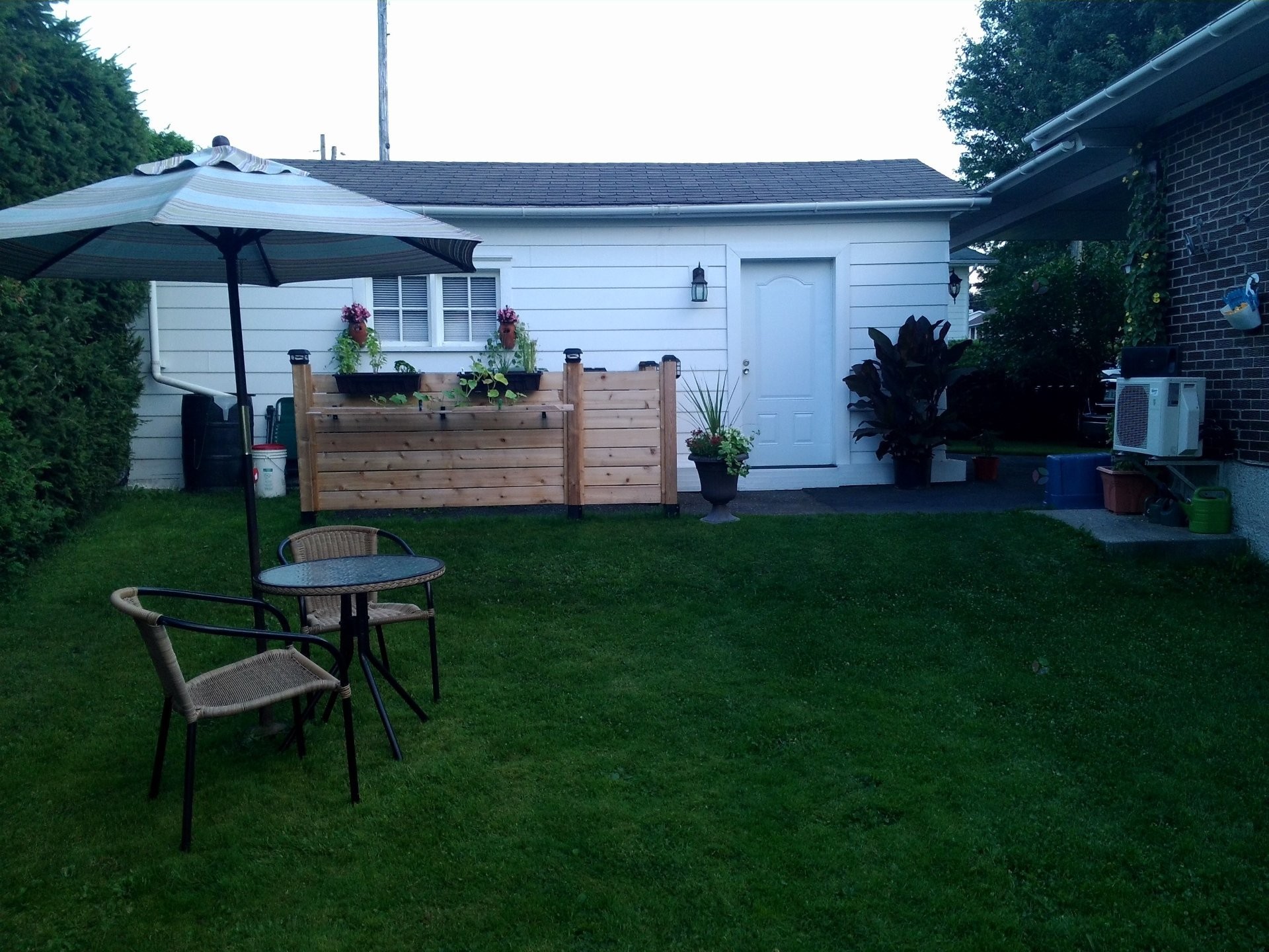 









406


Rue Demers

,
Val-des-Sources,




QC
J1T3J6

