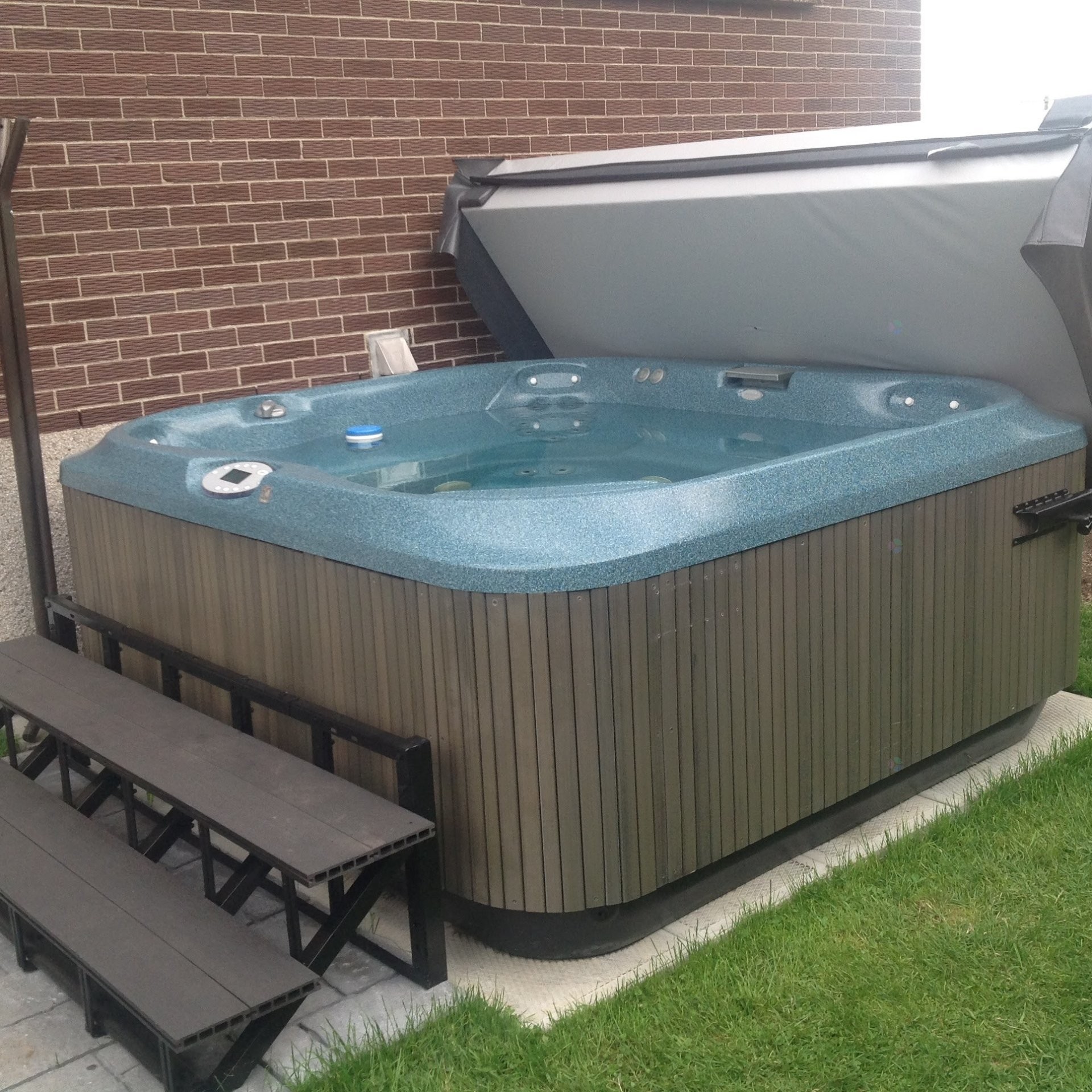 









406


Rue Demers

,
Val-des-Sources,




QC
J1T3J6

