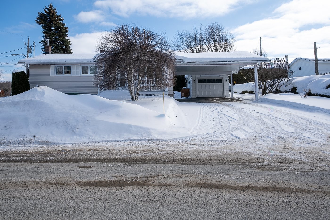 









406


Rue Demers

,
Val-des-Sources,




QC
J1T3J6

