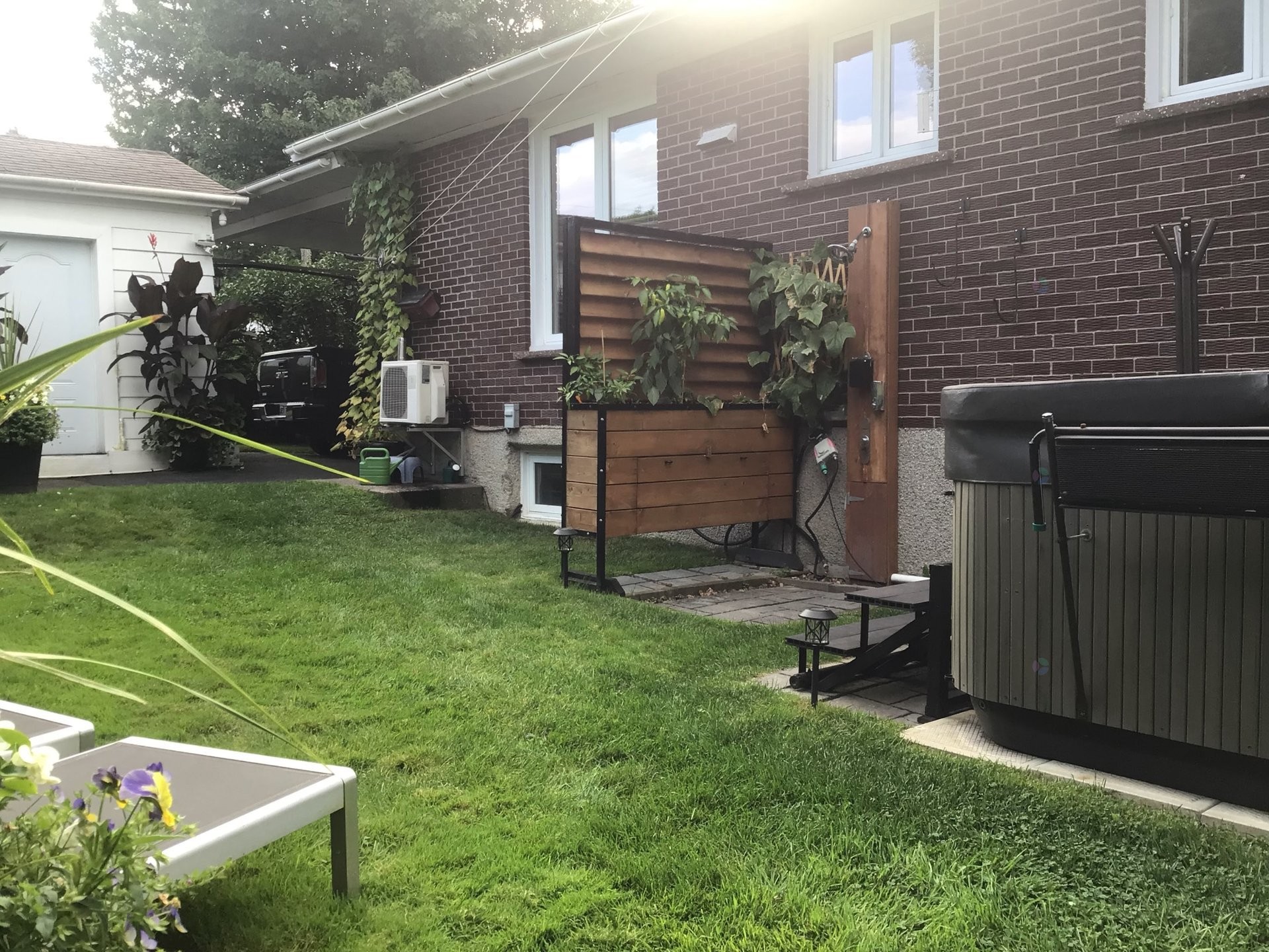 









406


Rue Demers

,
Val-des-Sources,




QC
J1T3J6

