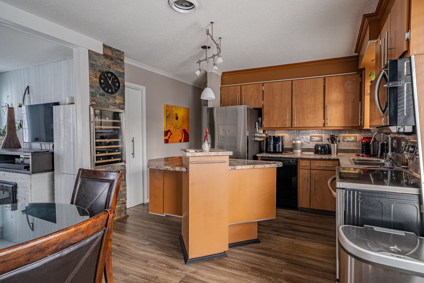 









406


Rue Demers

,
Val-des-Sources,




QC
J1T3J6

