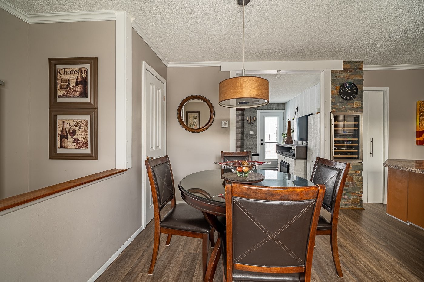 









406


Rue Demers

,
Val-des-Sources,




QC
J1T3J6

