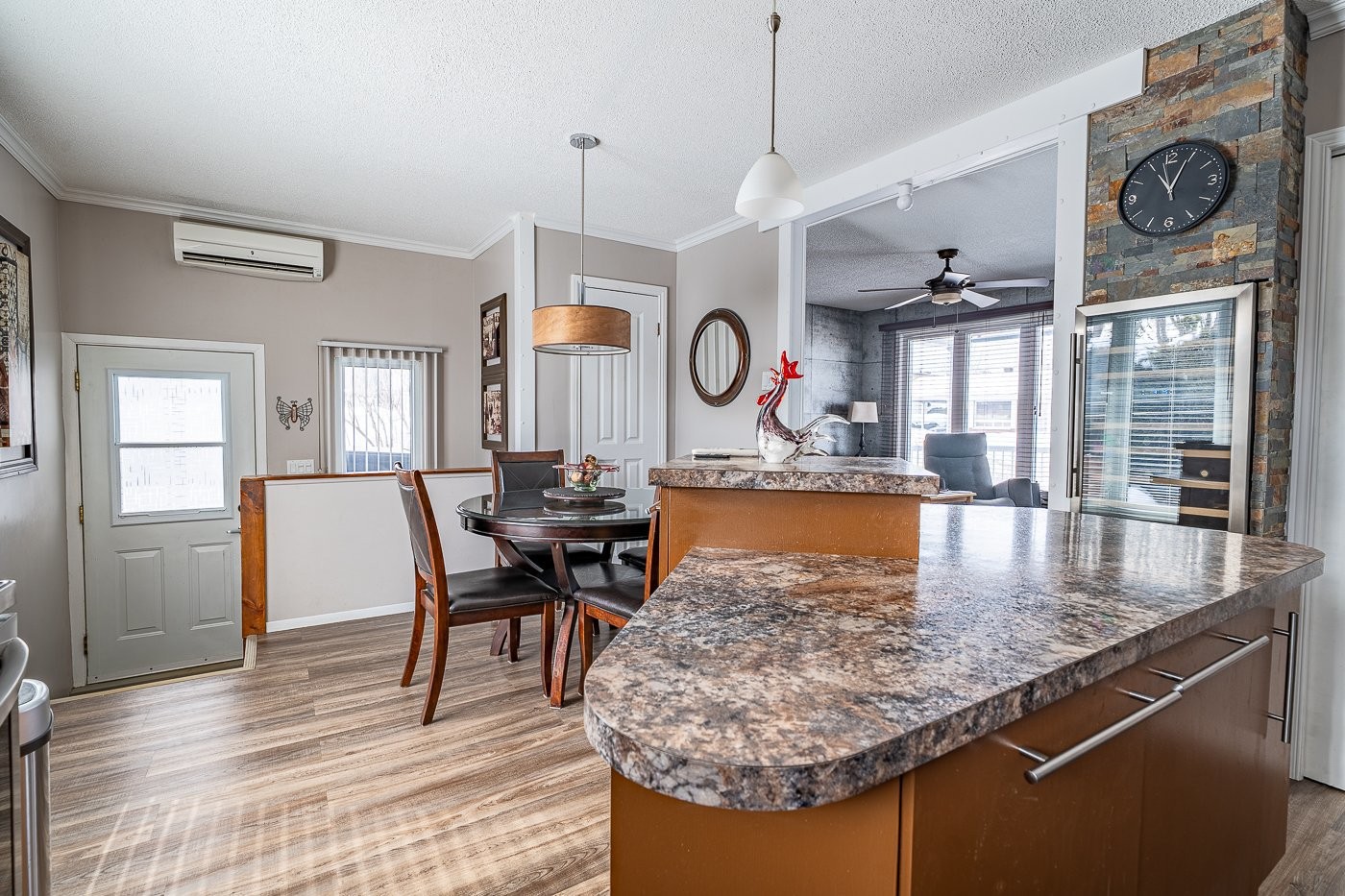 









406


Rue Demers

,
Val-des-Sources,




QC
J1T3J6

