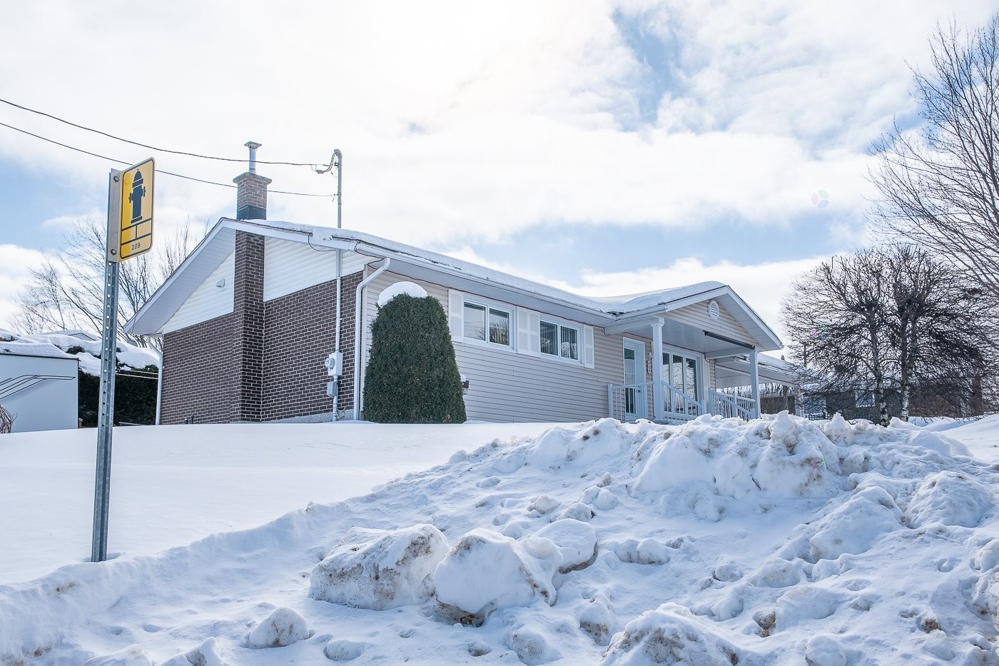 









406


Rue Demers

,
Val-des-Sources,




QC
J1T3J6

