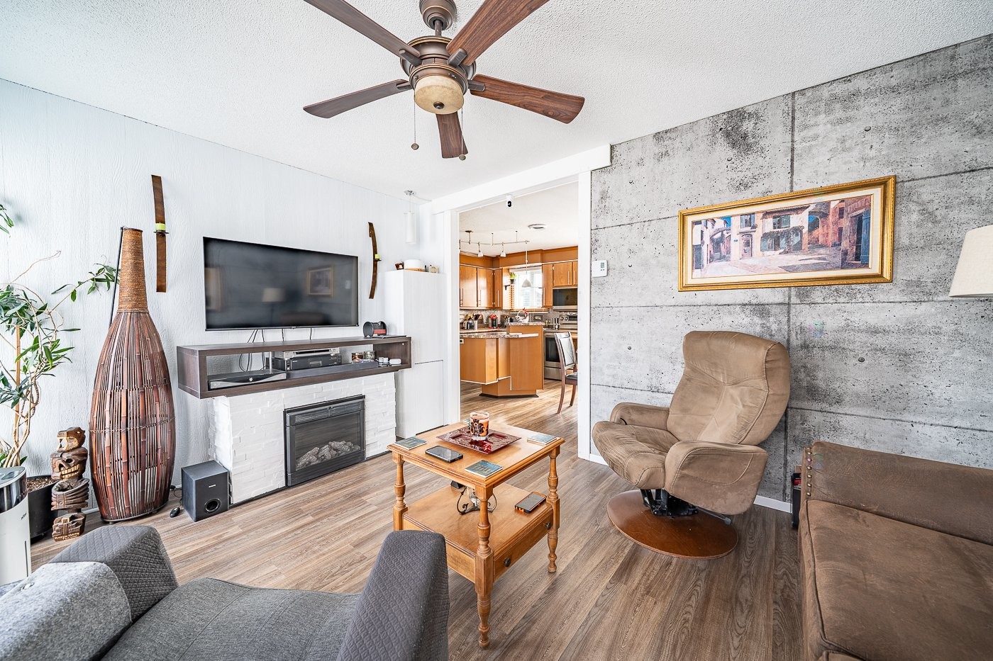 









406


Rue Demers

,
Val-des-Sources,




QC
J1T3J6

