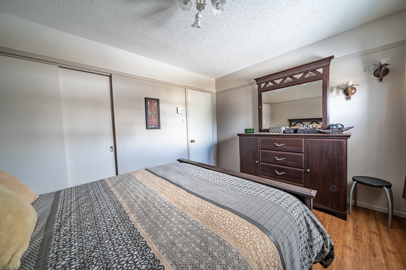 









406


Rue Demers

,
Val-des-Sources,




QC
J1T3J6

