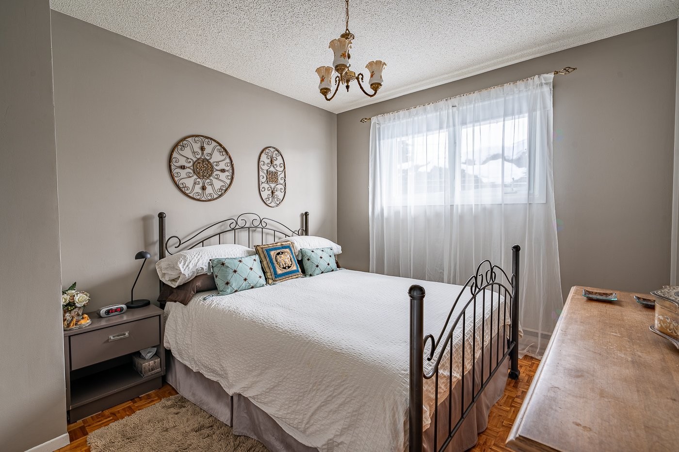 









406


Rue Demers

,
Val-des-Sources,




QC
J1T3J6

