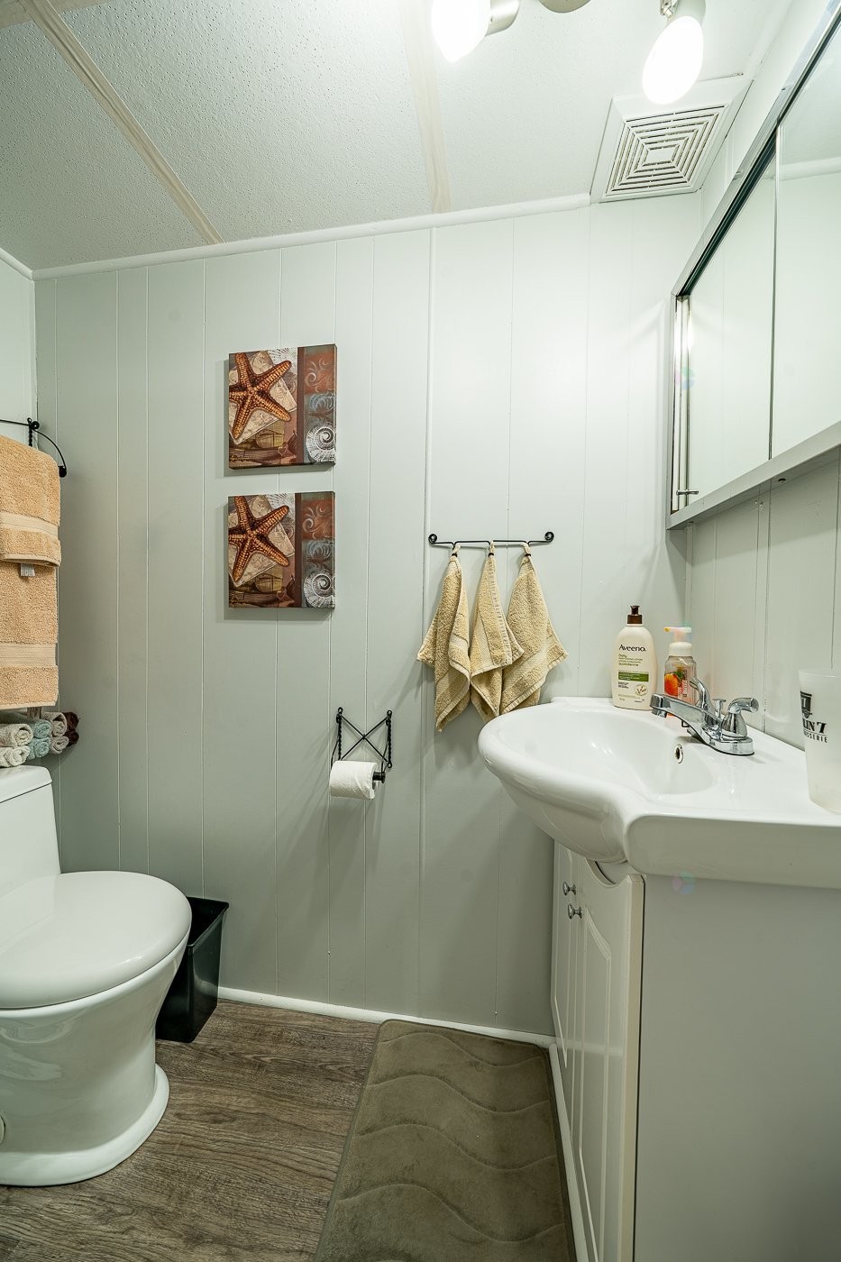 









406


Rue Demers

,
Val-des-Sources,




QC
J1T3J6

