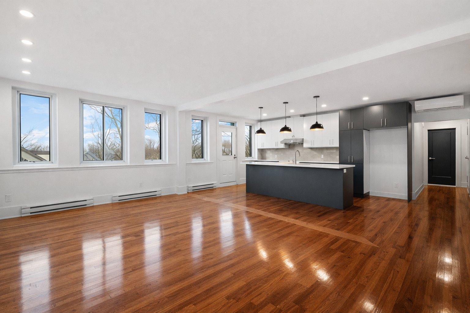 









6150


Ch. Deacon

, 11,
Montréal (Côte-des-Neiges/Notre-Dame-de-Grâce),




QC
H3S2P3

