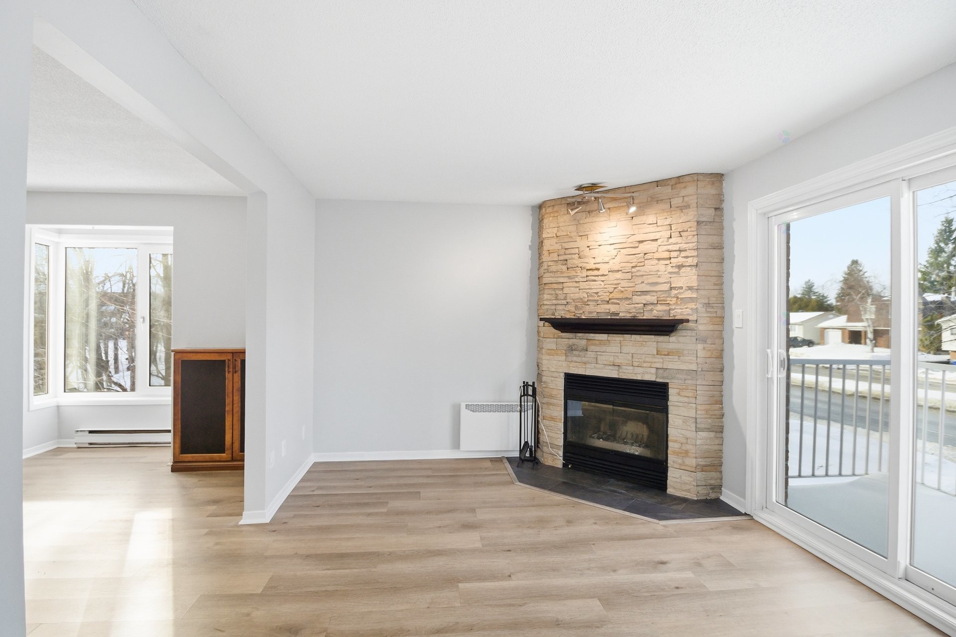 









174


Boul. La Vérendrye E.

, 2,
Gatineau (Gatineau),




QC
J8P7R6

