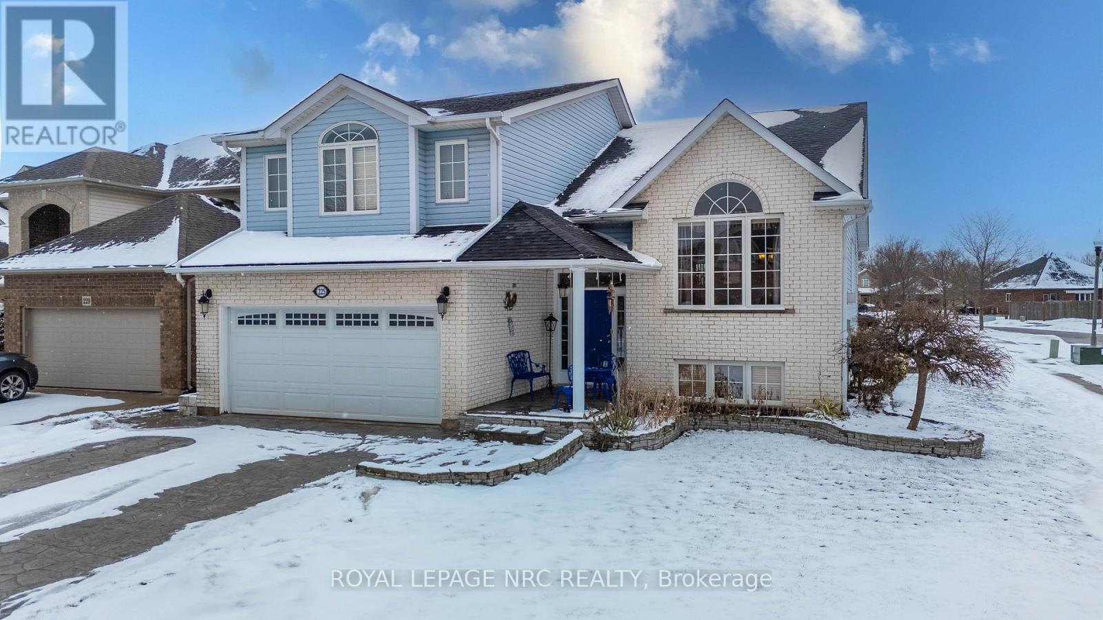 












225 COLBECK DRIVE

,
Welland (Coyle Creek),




Ontario
L3C7M3

