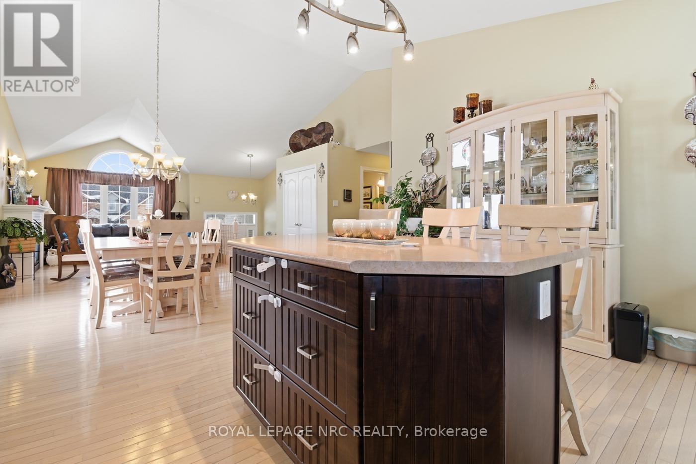 












225 COLBECK DRIVE

,
Welland (Coyle Creek),




Ontario
L3C7M3

