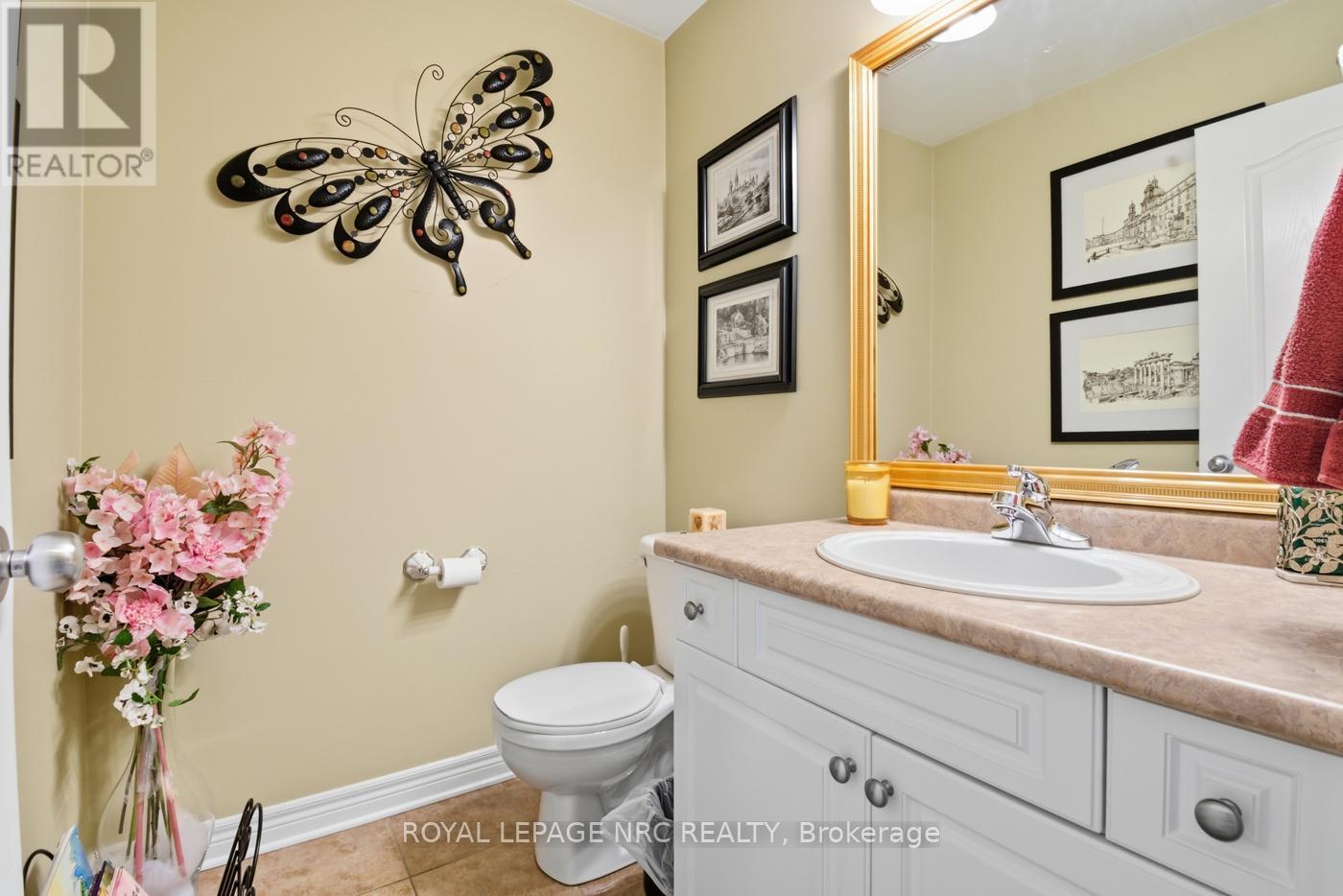 












225 COLBECK DRIVE

,
Welland (Coyle Creek),




Ontario
L3C7M3

