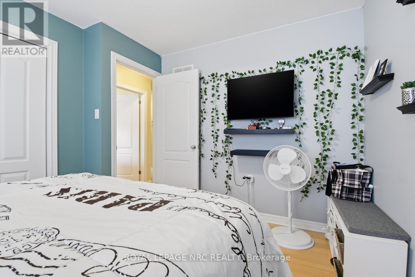 












225 COLBECK DRIVE

,
Welland (Coyle Creek),




Ontario
L3C7M3

