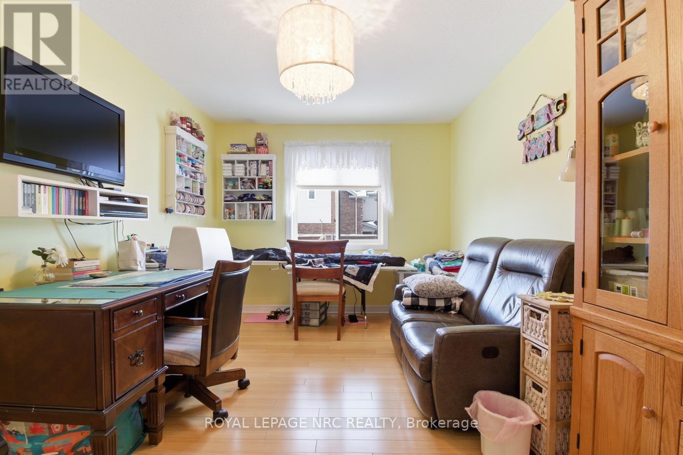 












225 COLBECK DRIVE

,
Welland (Coyle Creek),




Ontario
L3C7M3

