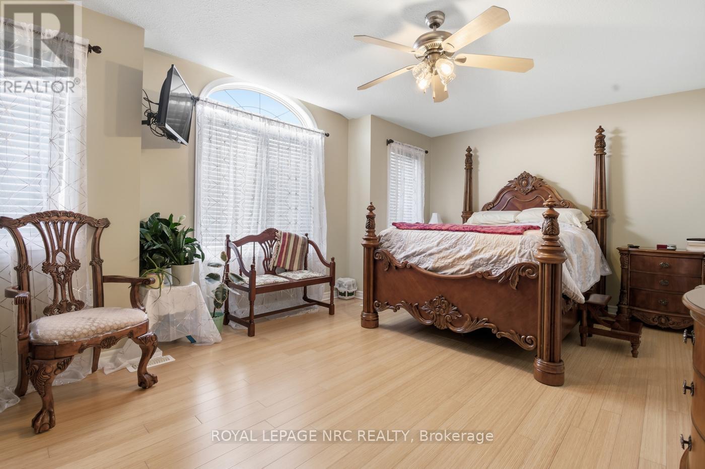 












225 COLBECK DRIVE

,
Welland (Coyle Creek),




Ontario
L3C7M3

