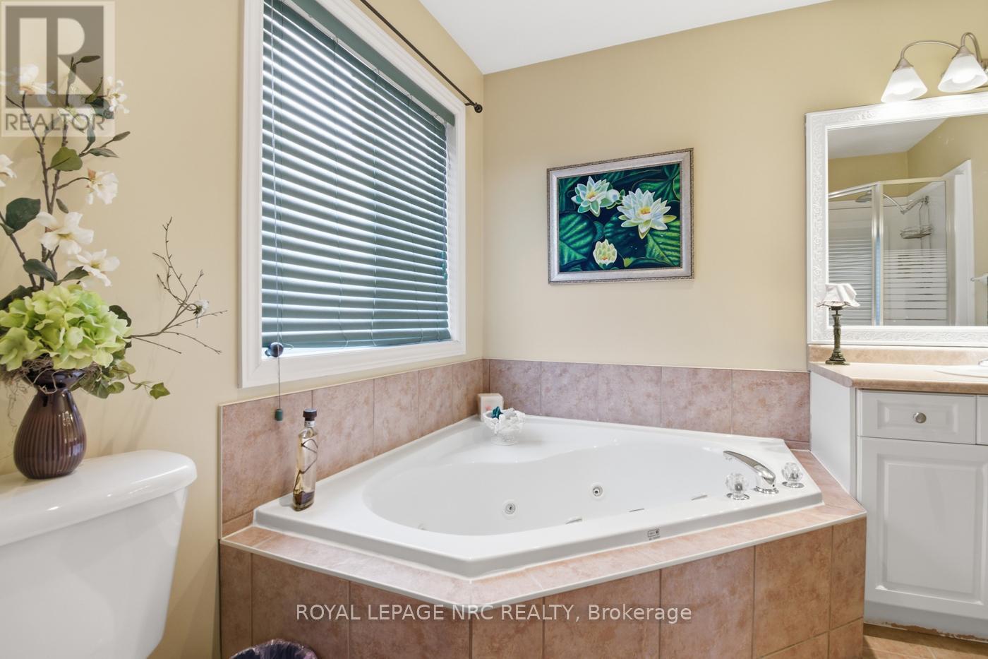 












225 COLBECK DRIVE

,
Welland (Coyle Creek),




Ontario
L3C7M3

