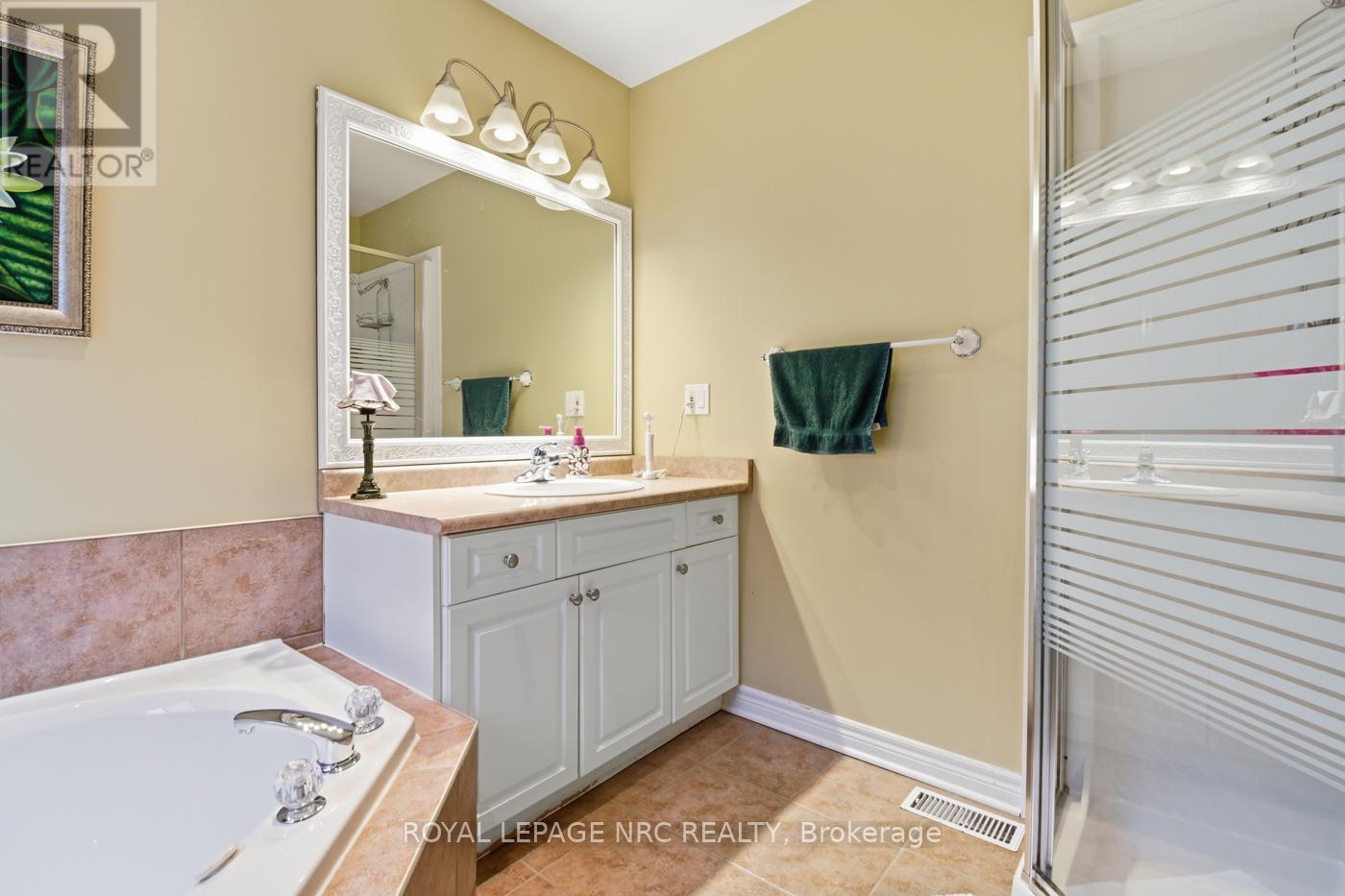 












225 COLBECK DRIVE

,
Welland (Coyle Creek),




Ontario
L3C7M3

