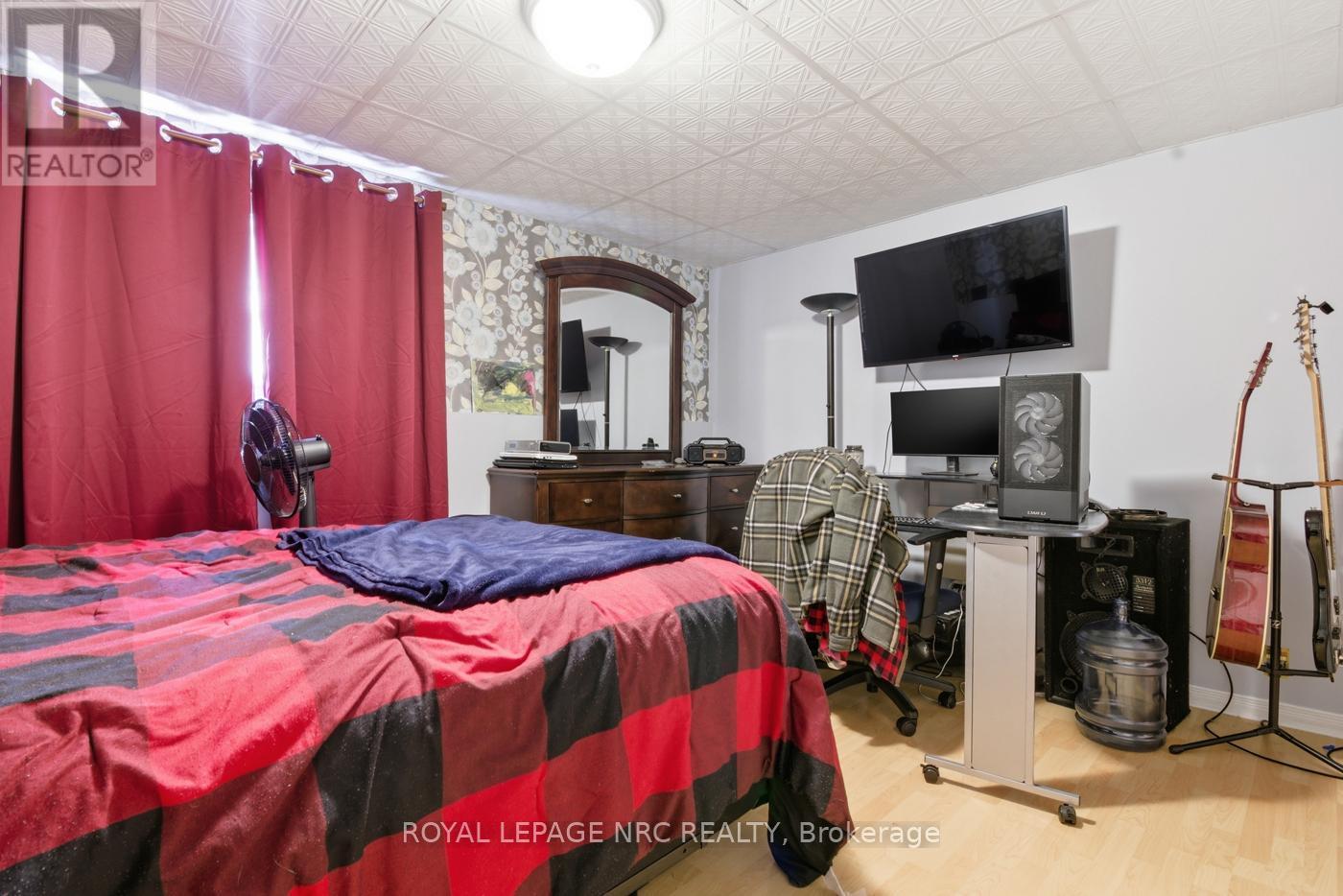 












225 COLBECK DRIVE

,
Welland (Coyle Creek),




Ontario
L3C7M3

