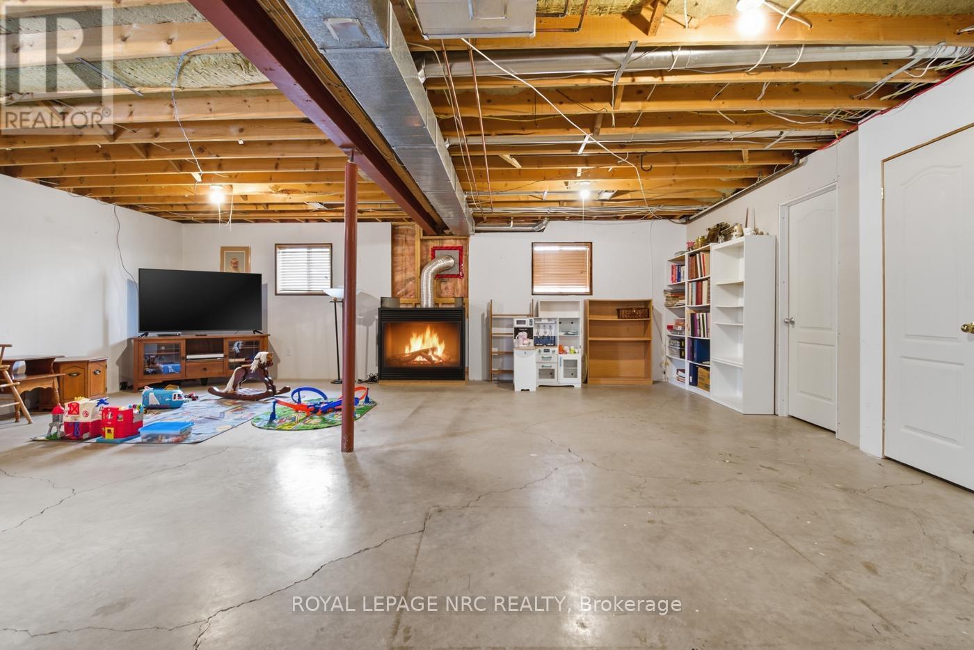 












225 COLBECK DRIVE

,
Welland (Coyle Creek),




Ontario
L3C7M3

