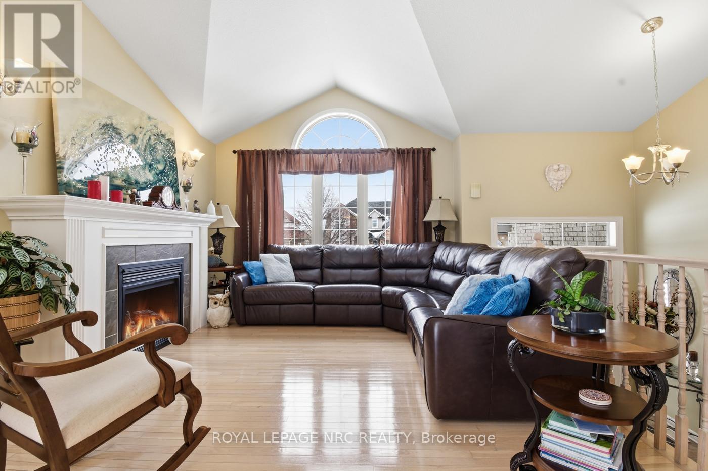 












225 COLBECK DRIVE

,
Welland (Coyle Creek),




Ontario
L3C7M3

