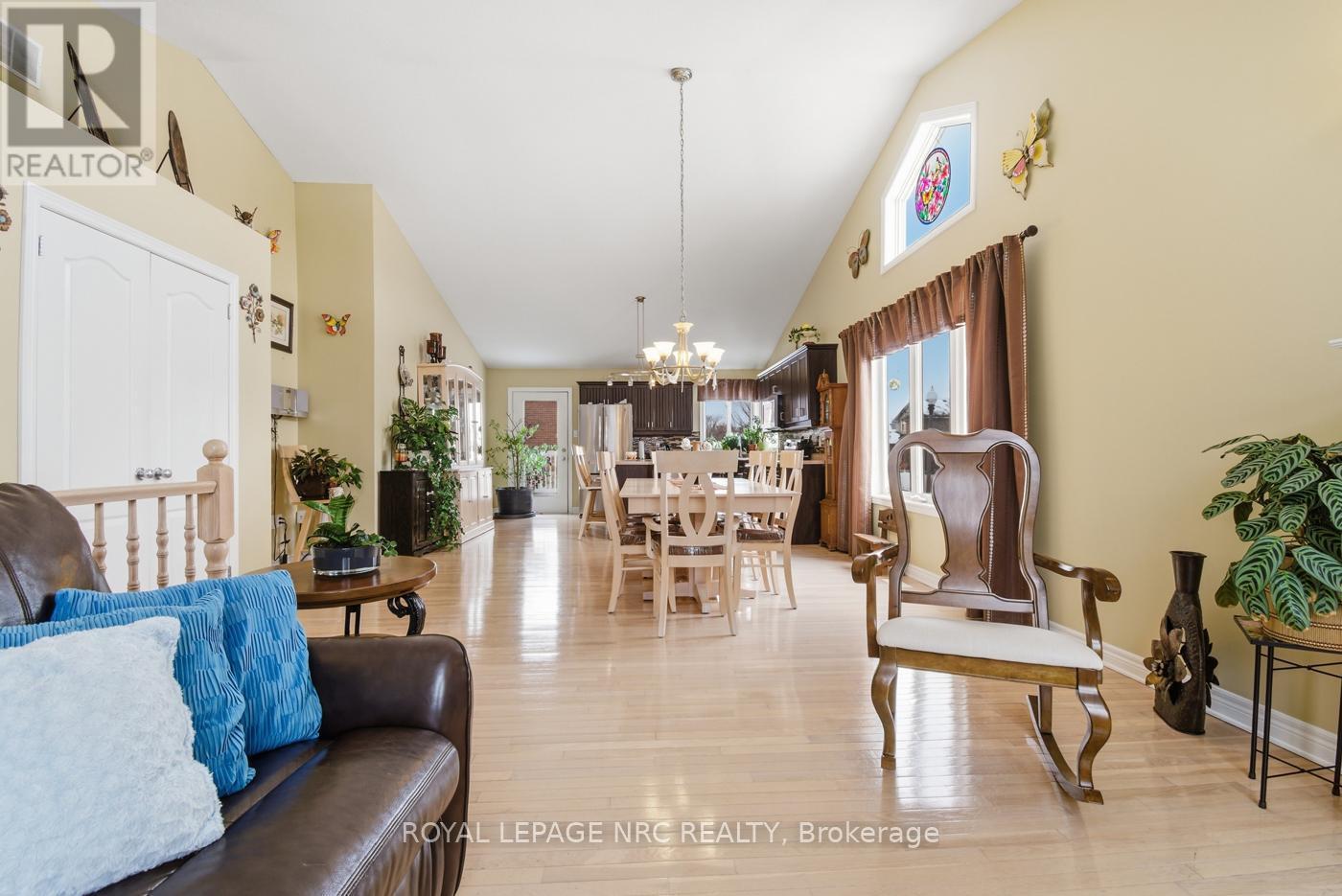 












225 COLBECK DRIVE

,
Welland (Coyle Creek),




Ontario
L3C7M3

