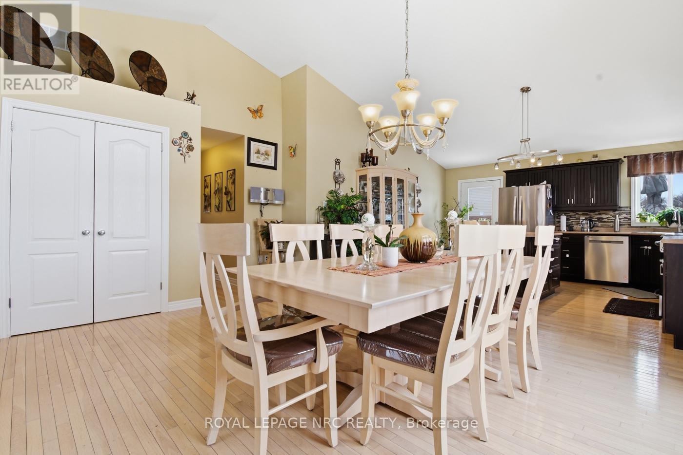 












225 COLBECK DRIVE

,
Welland (Coyle Creek),




Ontario
L3C7M3

