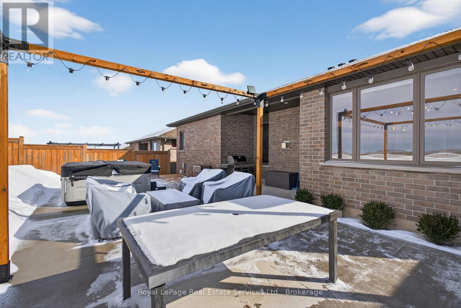 












20 PATTEN DRIVE

,
Brant (South Dumfries),




Ontario
N0E1N0

