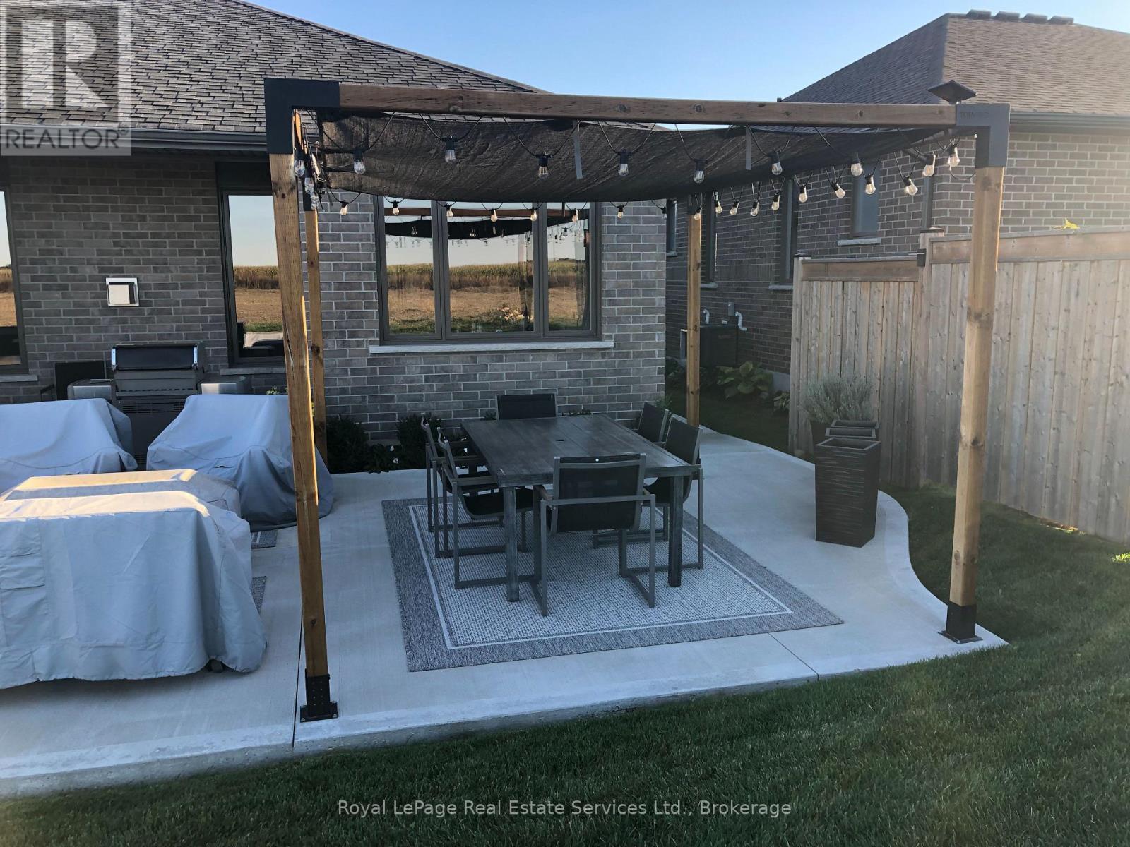 












20 PATTEN DRIVE

,
Brant (South Dumfries),




Ontario
N0E1N0

