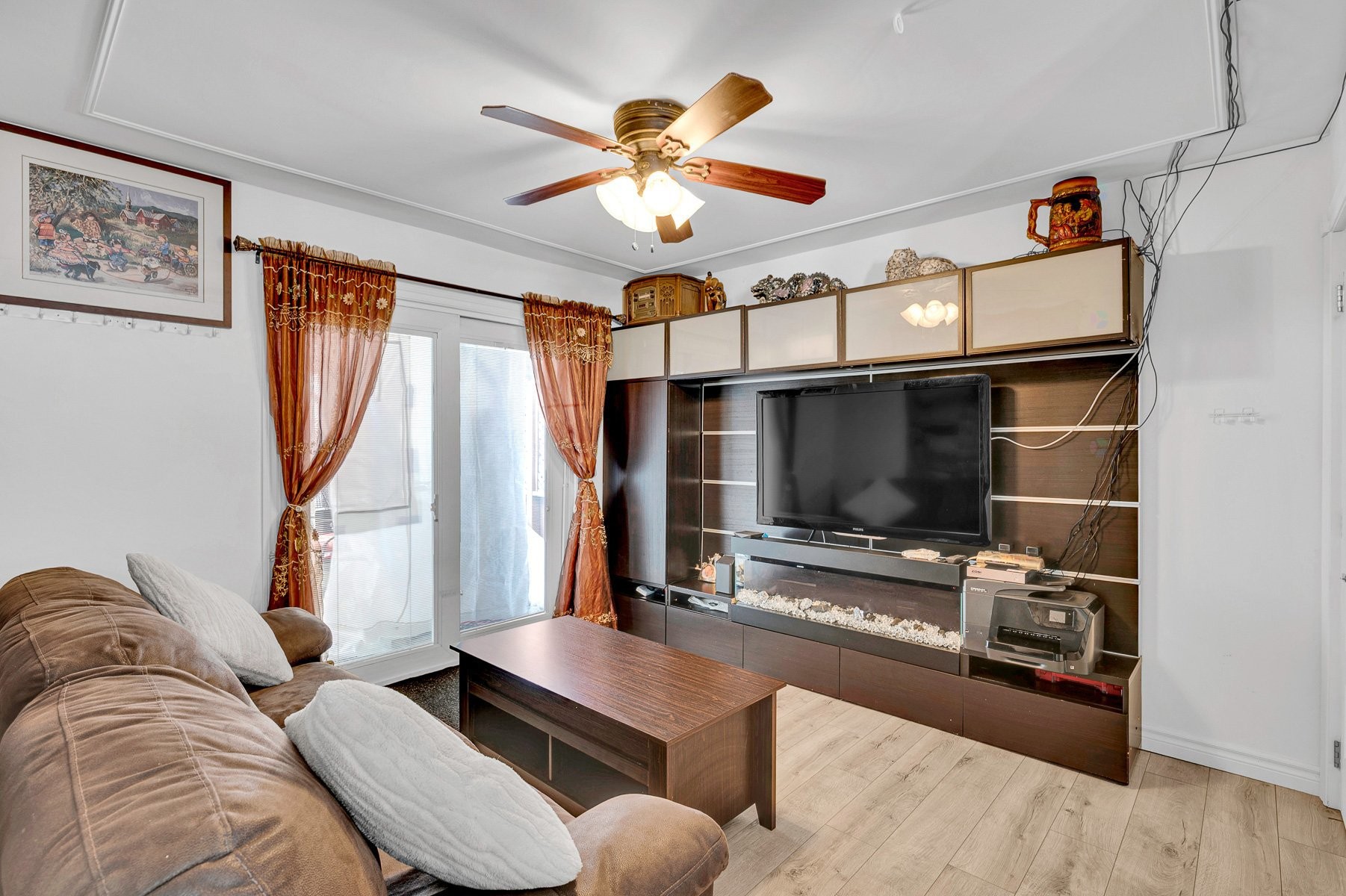 









1826


Boul. St-Antoine

,
Saint-Jérôme,




QC
J7Z7M2

