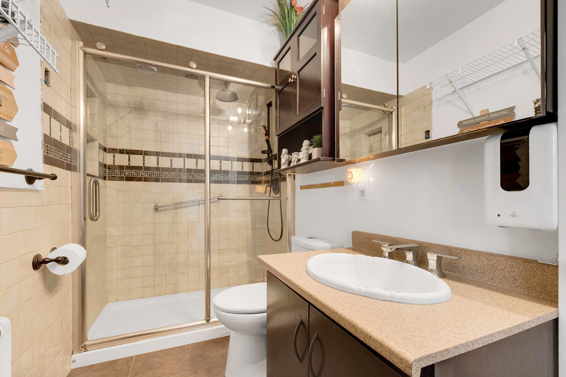 









1826


Boul. St-Antoine

,
Saint-Jérôme,




QC
J7Z7M2

