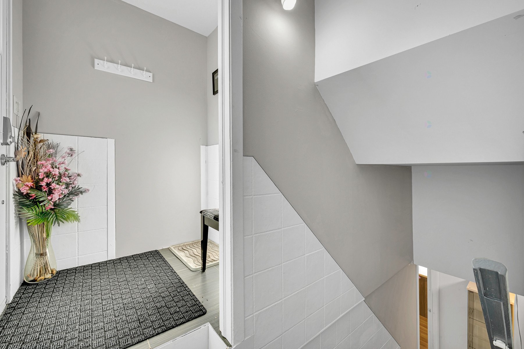 









1826


Boul. St-Antoine

,
Saint-Jérôme,




QC
J7Z7M2

